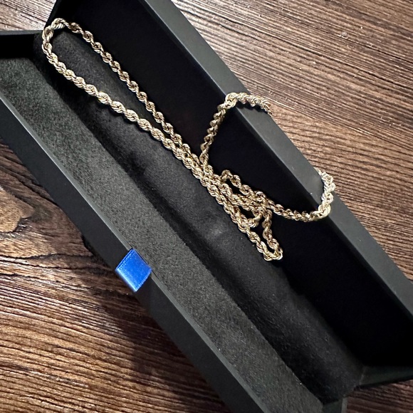 24 inch Gold Rope Chain - Picture 2 of 8